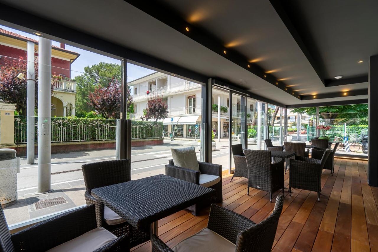 Hotel Mocambo Riccione Exterior foto